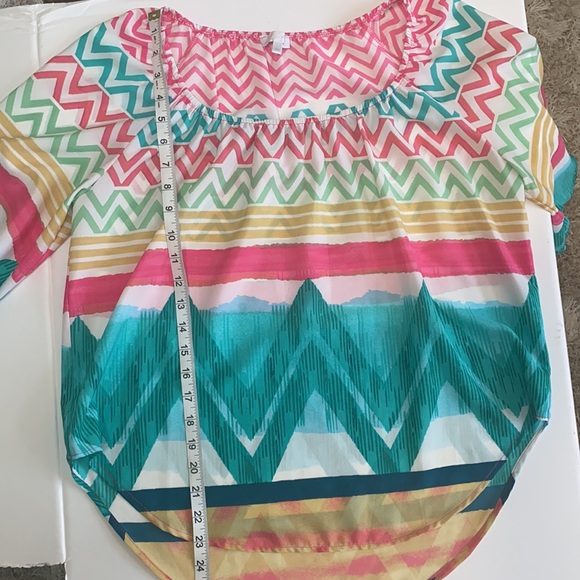 Glam geometric top size Medium like new - Picture 6 of 6